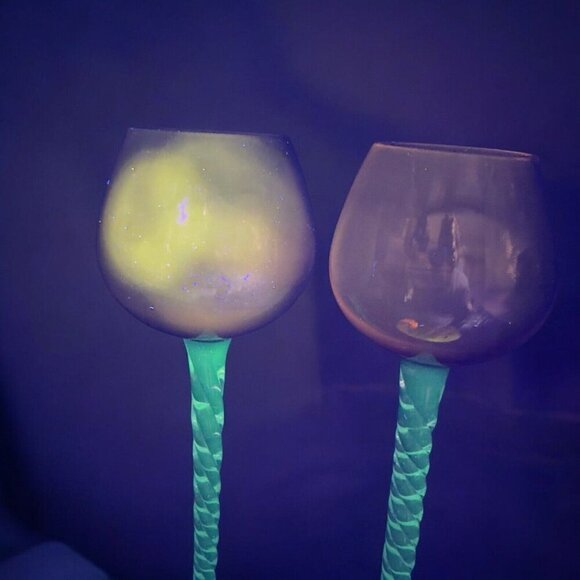 Italian Tall Clear Twisted Stem Votive Goblet Manganese 365nm UV Glow Set 2 - Picture 2 of 16